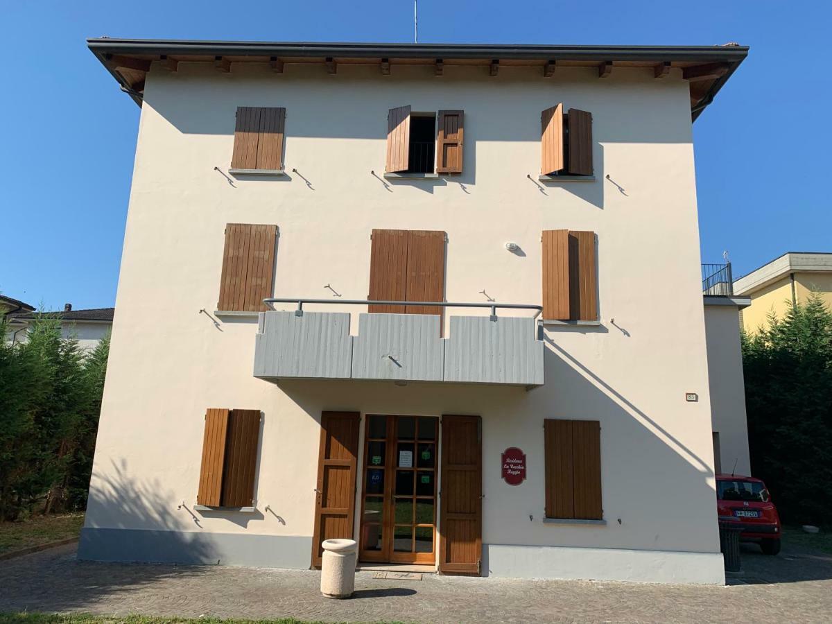 Residence La Vecchia Reggio เรจโจเอมิเลีย ภายนอก รูปภาพ